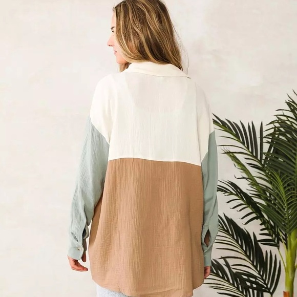 Color Block Crinkle Shirt - Picture 3 of 5